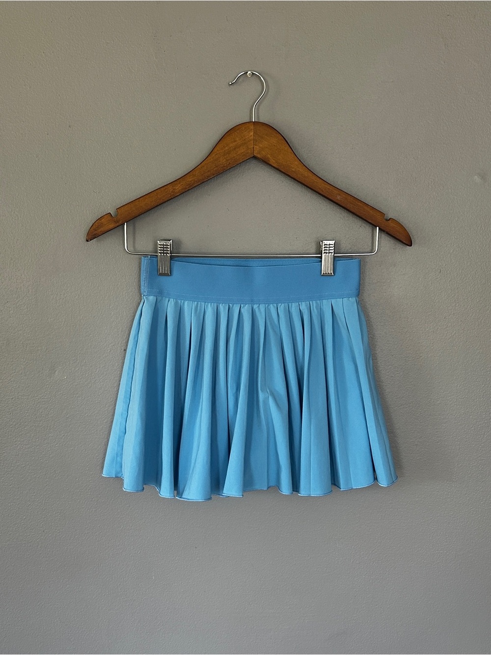 Aritzia TnAction Tennis Skirt XS Blue Pleated Athletic Golf Pickleball Skort